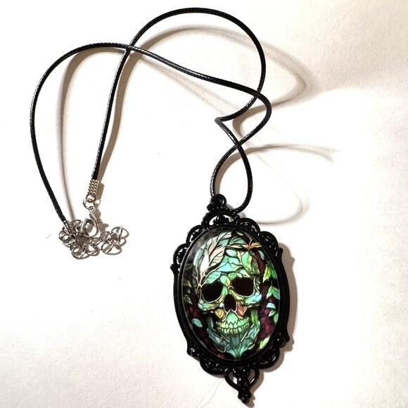 Gothic Skull Glass Pendant Necklace Vintage Style Choker Cameo Black Green NWOT - Picture 4 of 5